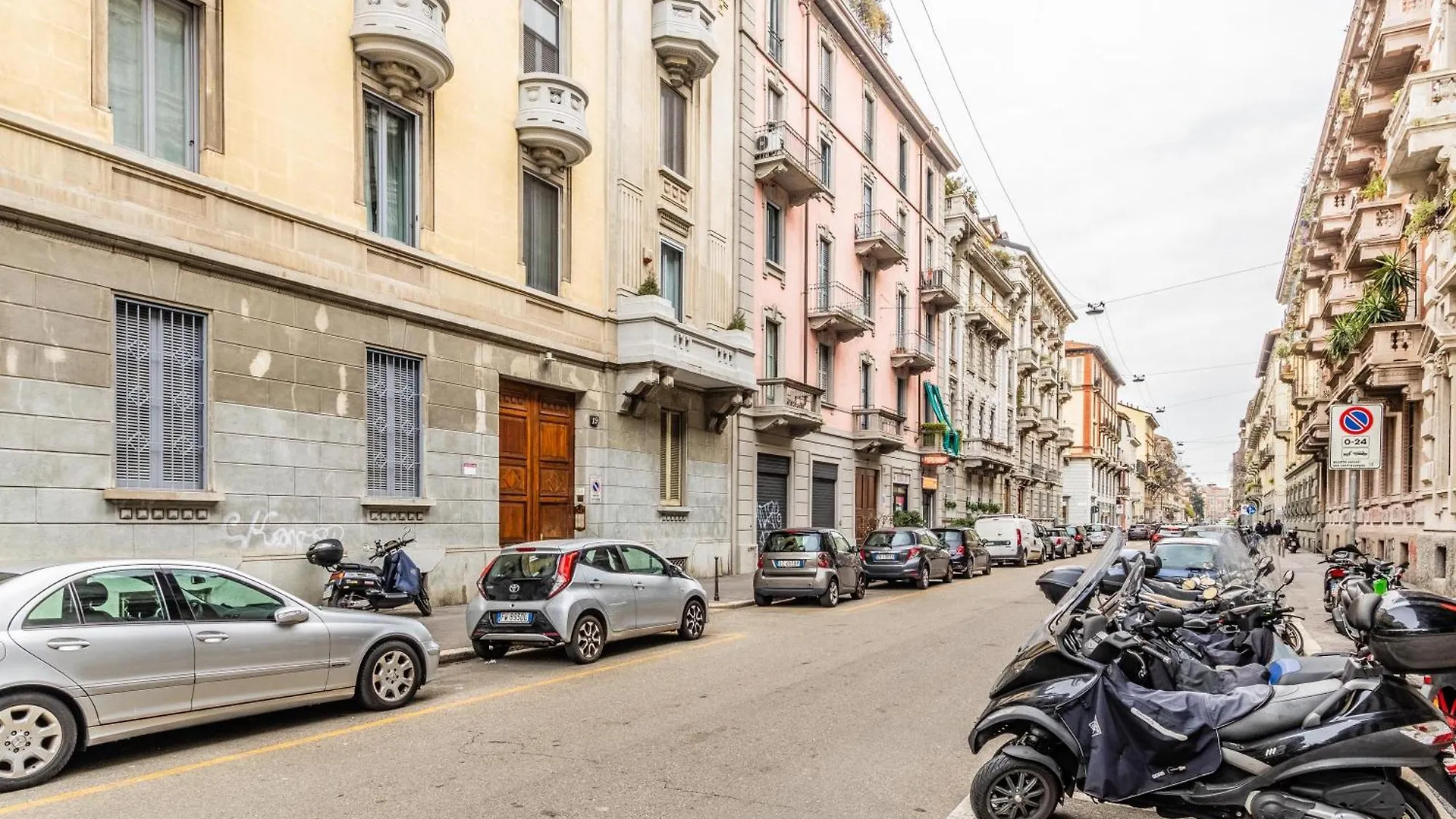 Goldoni House - Duomo 2 K M - Porta Venezia - Linate Apartment Milan